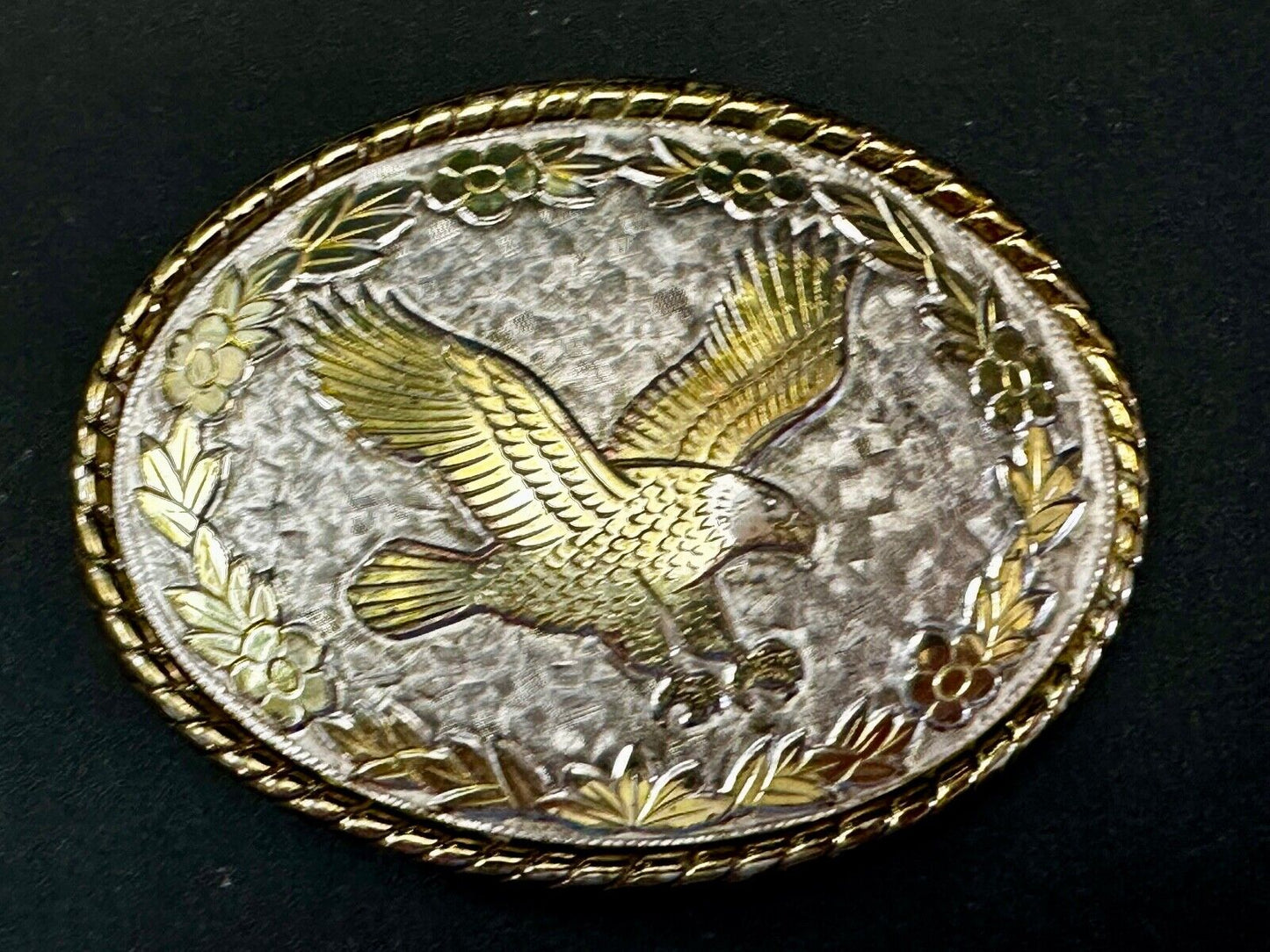 Vintage EAGLE flying High western etched flower swirl design belt buckle - W