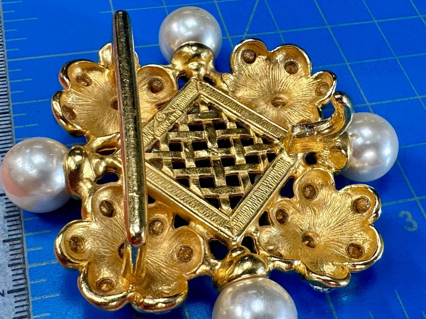 BEN AMUN, Czech Glass / Stone / Jeweled Large Vintage Beautiful belt buckle