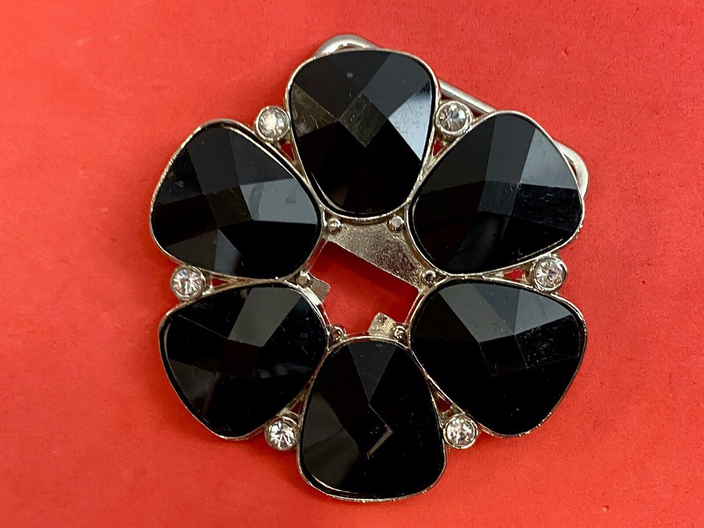 Vintage Cut out Flower shape black faux? stone silver tone belt buckle