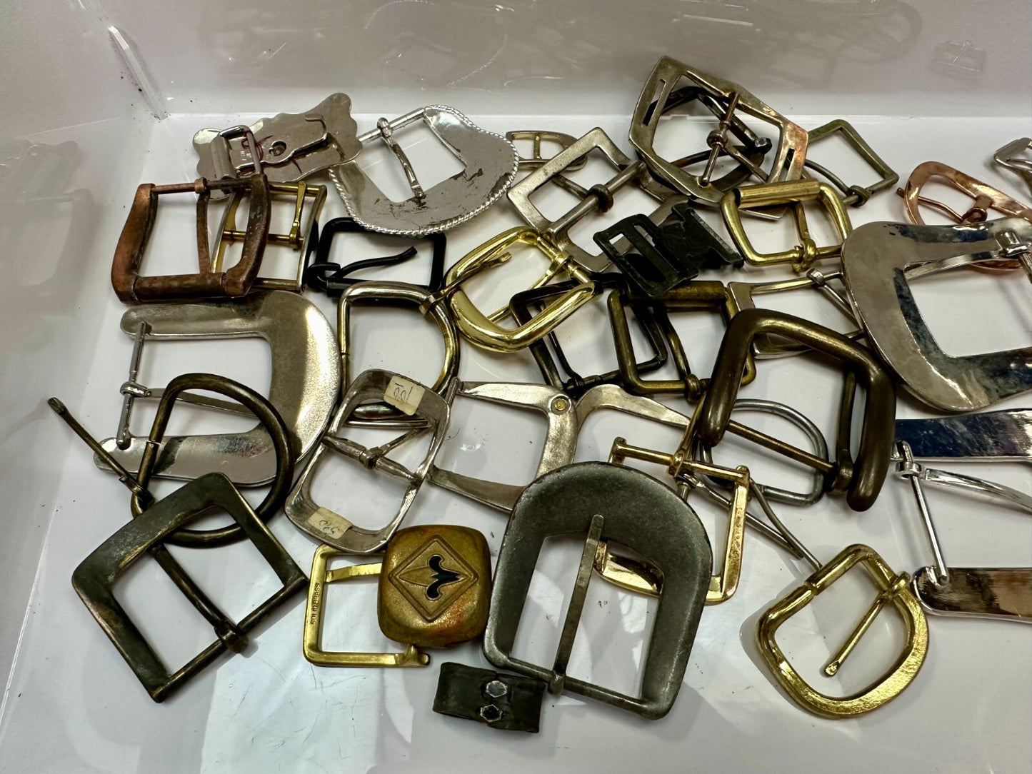 33 Piece Mixed Lot, Grab Bag - Resale Gifts! Vintage & Modern Belt Buckles