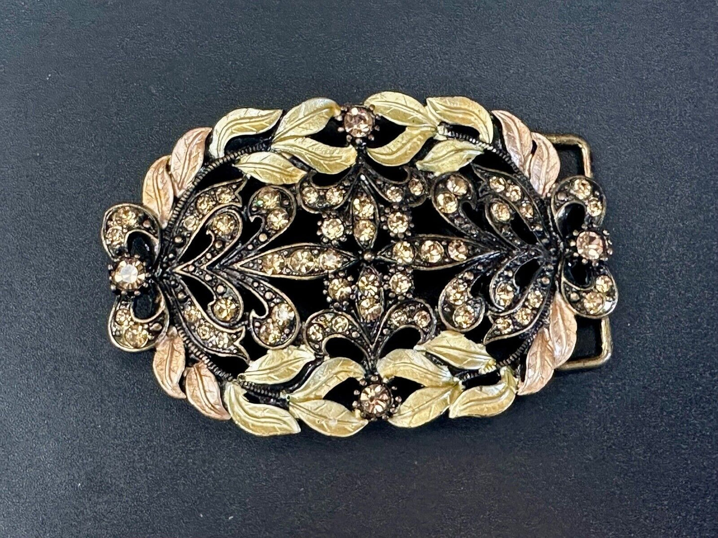 Awesome detail - Vintage see through swirl rhinestone pattern belt buckle