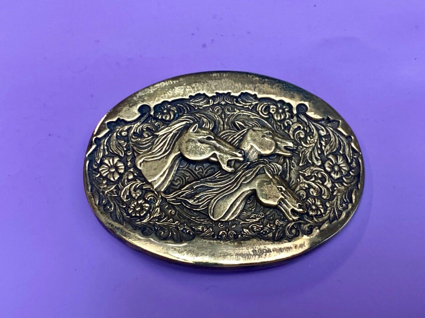 Three horse Heads flower swirl First Edition belt buckle by Award Design Medals