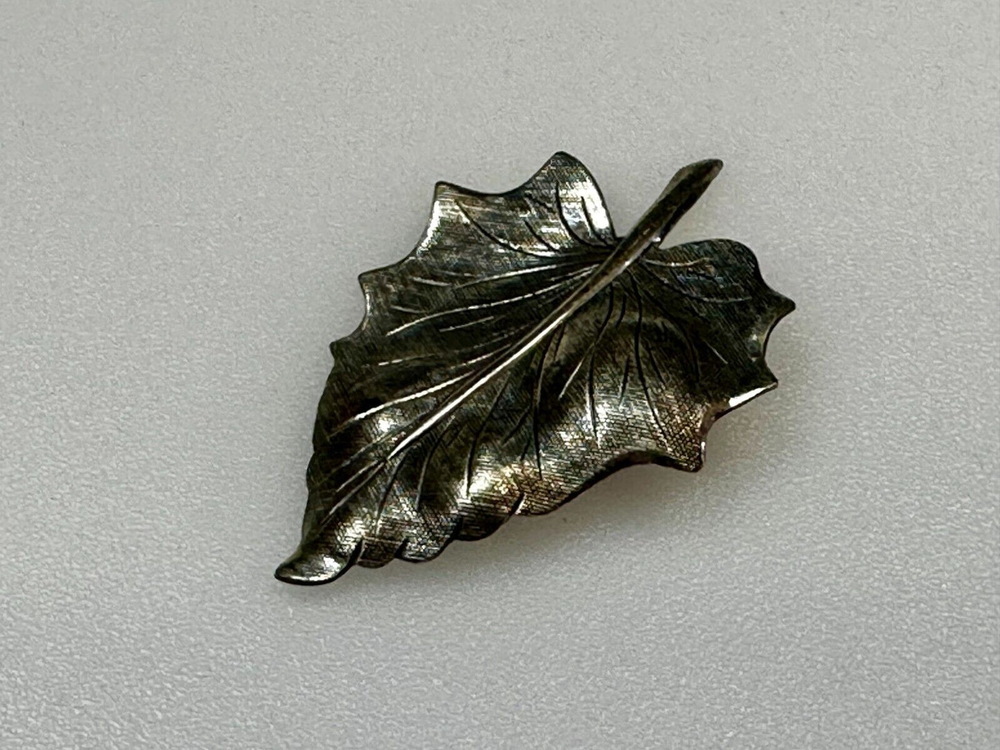 2" Autumn Fall Curvy Leaf Figure Sterling Silver Brooch Pin