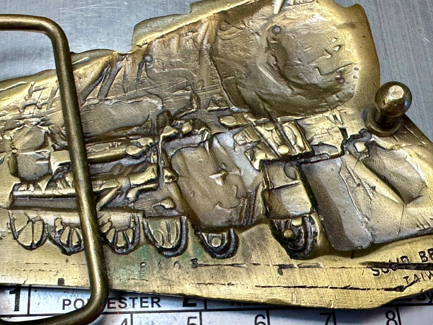 Beautiful Steam Locomotive Engine figural solid brass collectors belt buckle