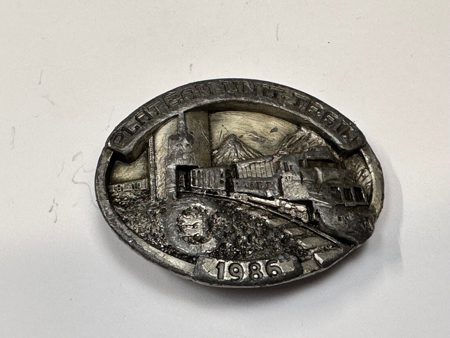 Vintage 1986 RR Plateau Unit Train commemorative pre-loved siskiyou belt buckle