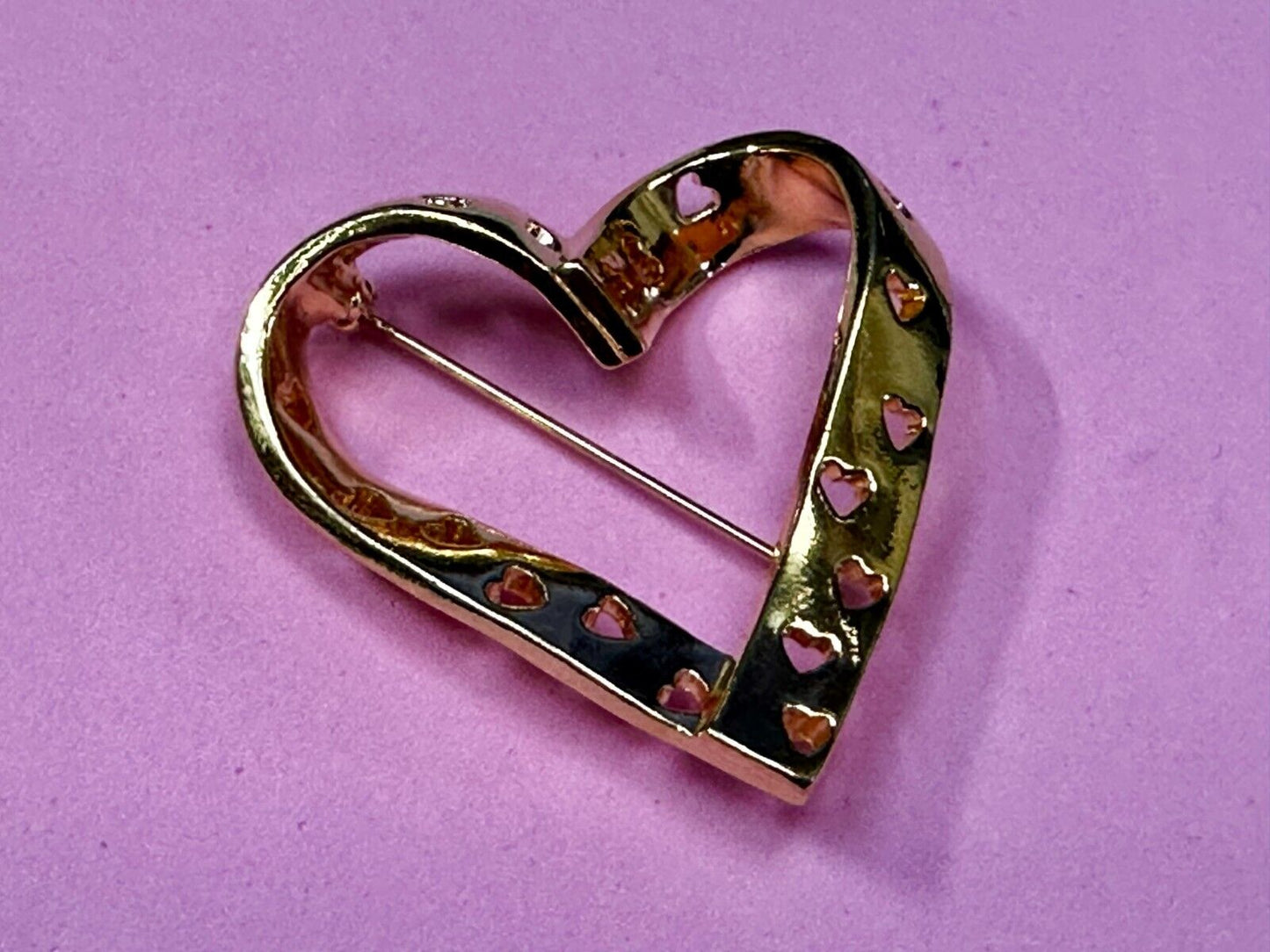 True Hearts Valentine Days Open Cutout Gold Tone Vintage Brooch Pin Signed Avon