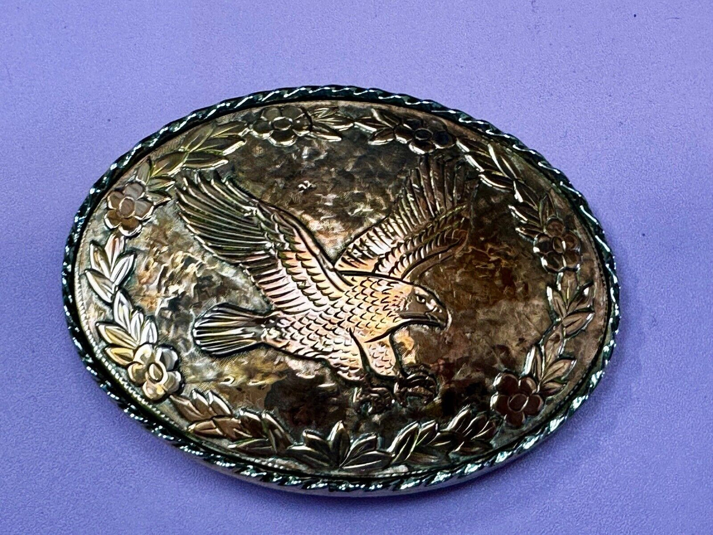 Vintage EAGLE flying High western etched flower swirl design belt buckle - W