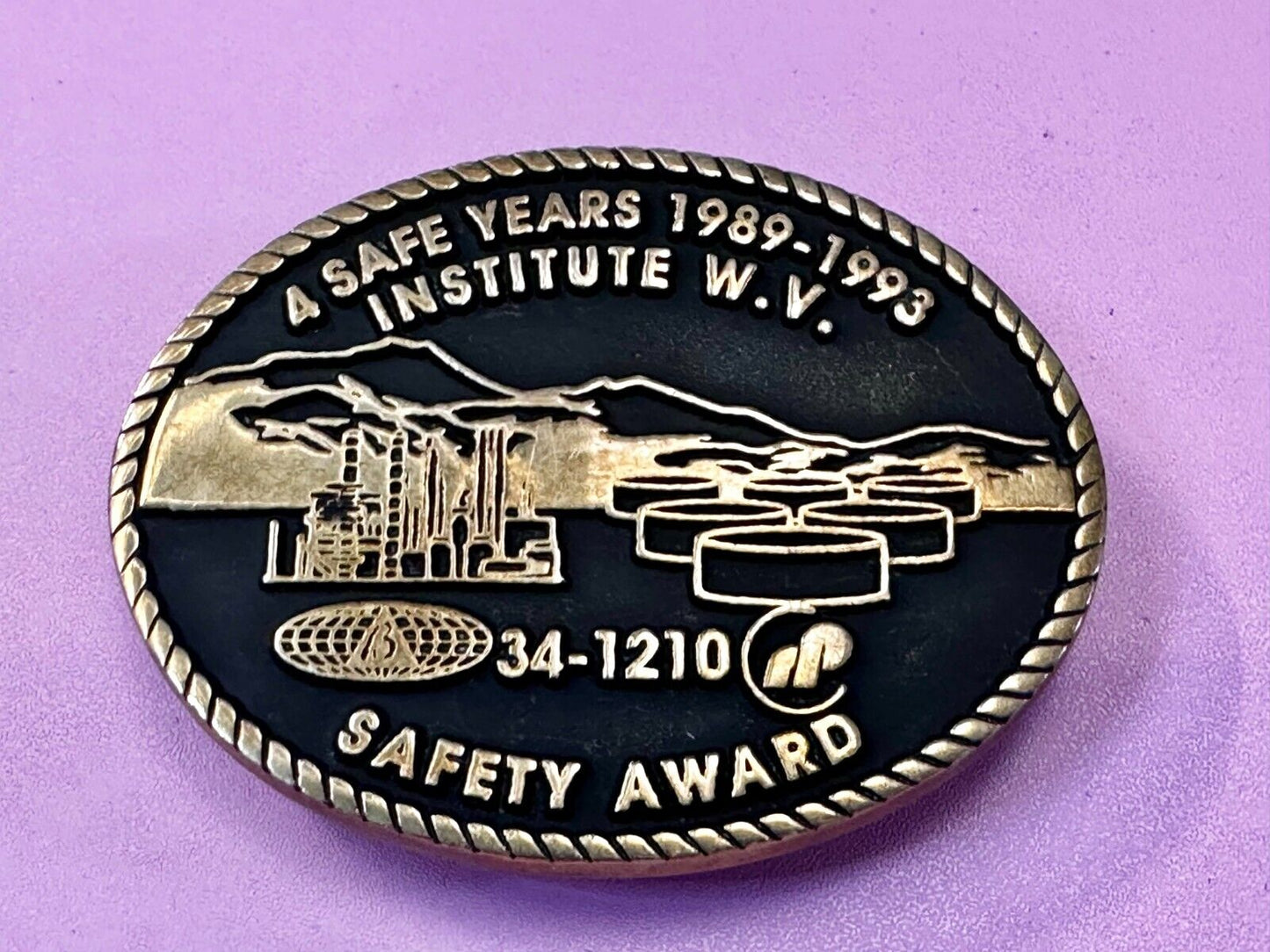 34-110 A Safe Years 1989-1993 W.V Safety Institute Award Koza's Inc Belt Buckle