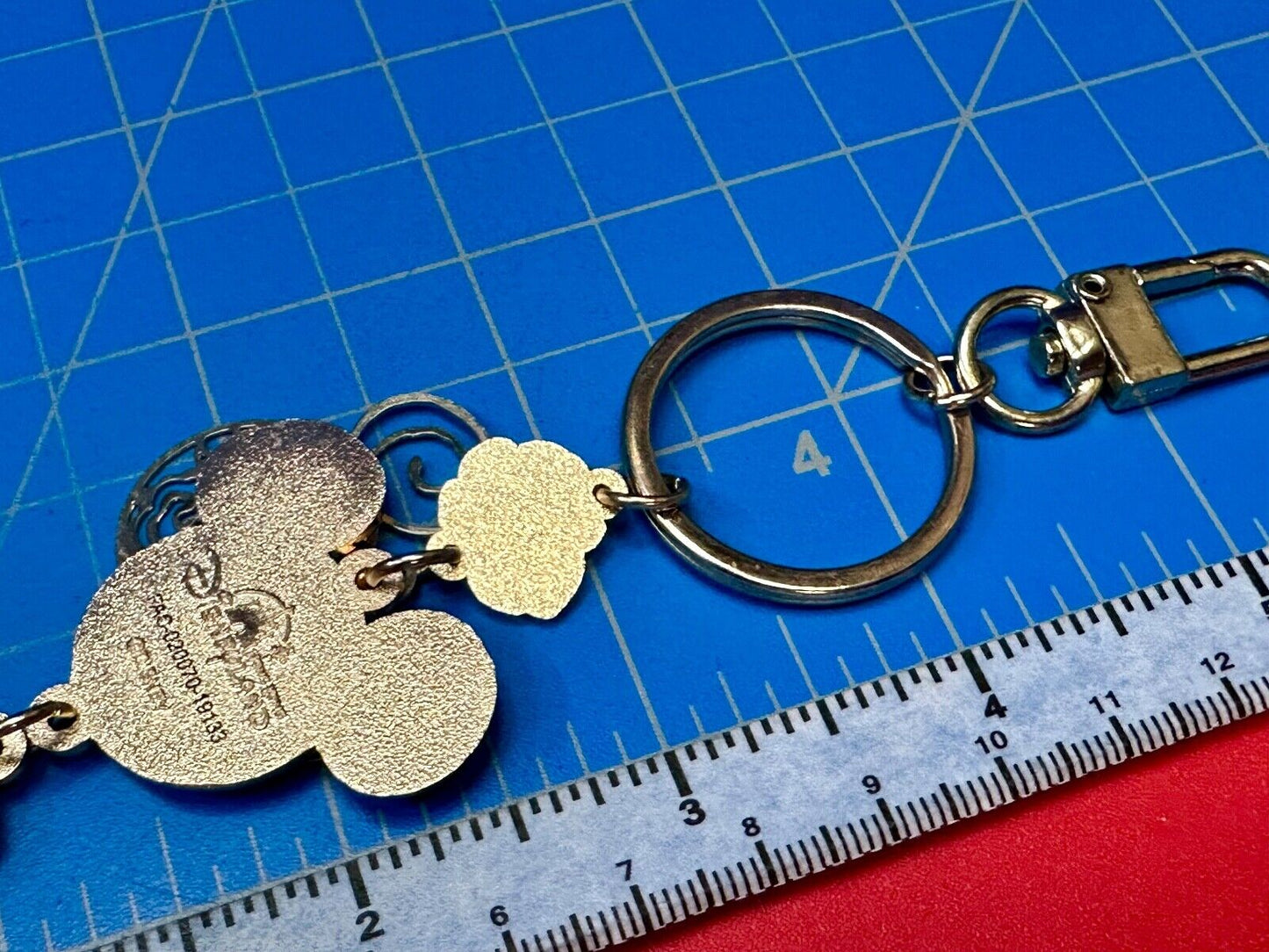 Vintage Dangle Minnie Mouse. - Disneyland Keychain - Key Ring Chain