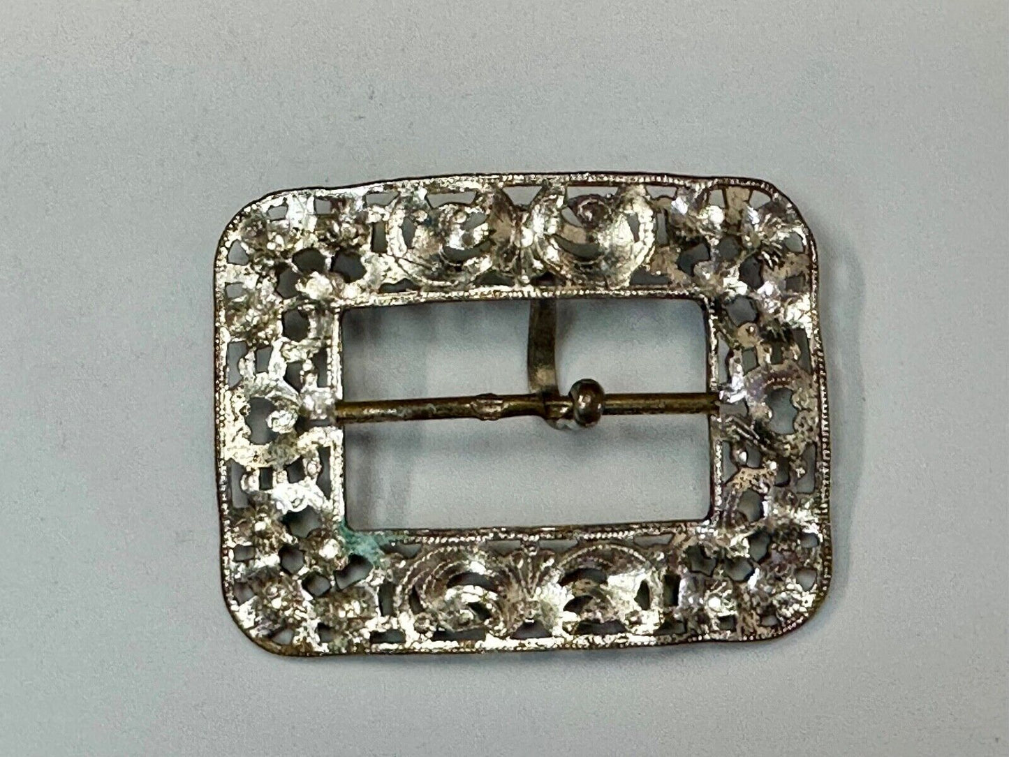 Beautiful antique silver color see through flower swirl belt buckle