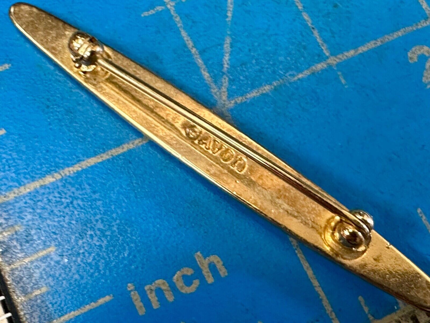 vintage Avon signed gold tone brooch pin