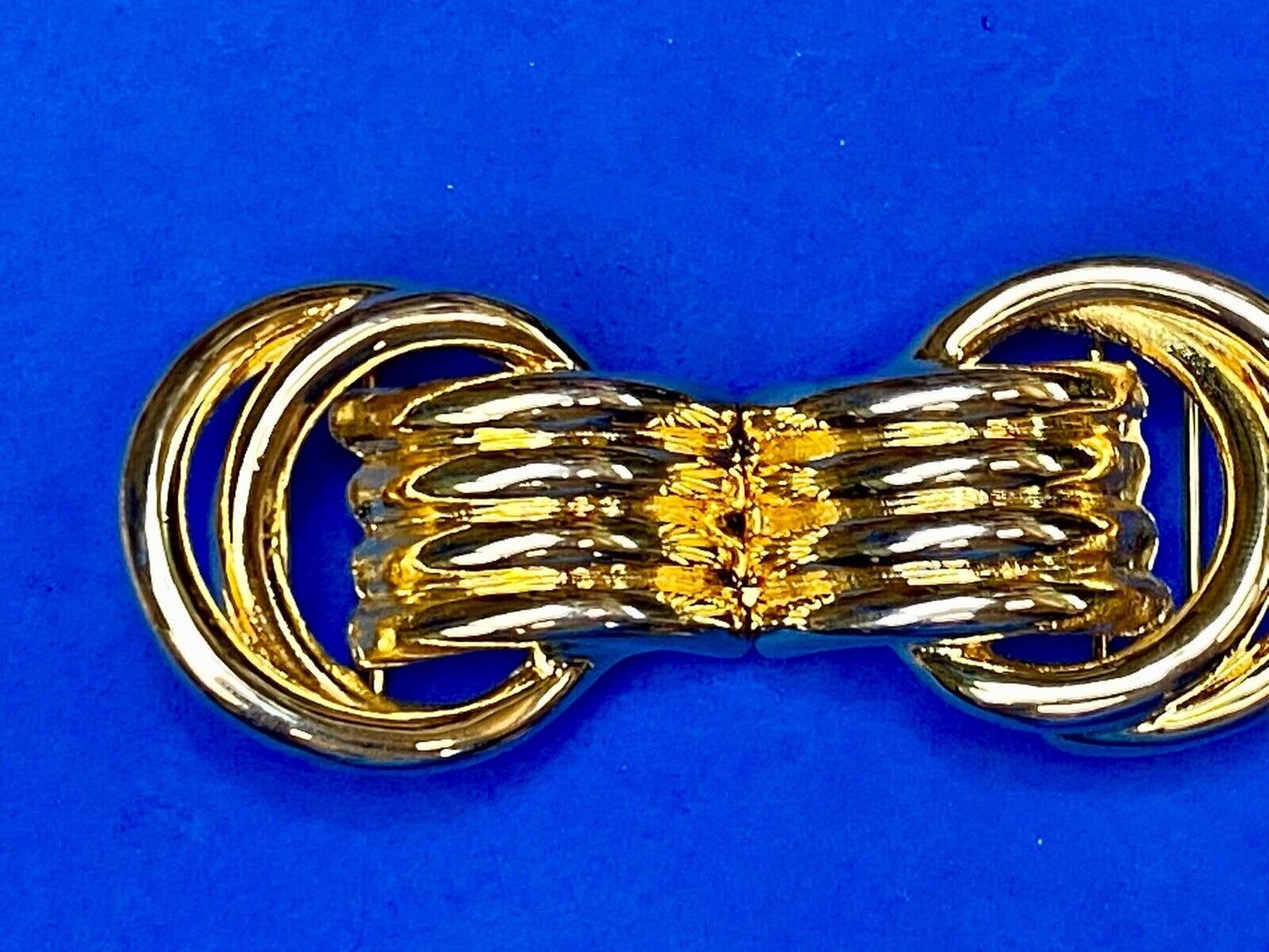 Vintage 2- piece interlocking dual knot ring pattern belt buckle by Dotty Smith