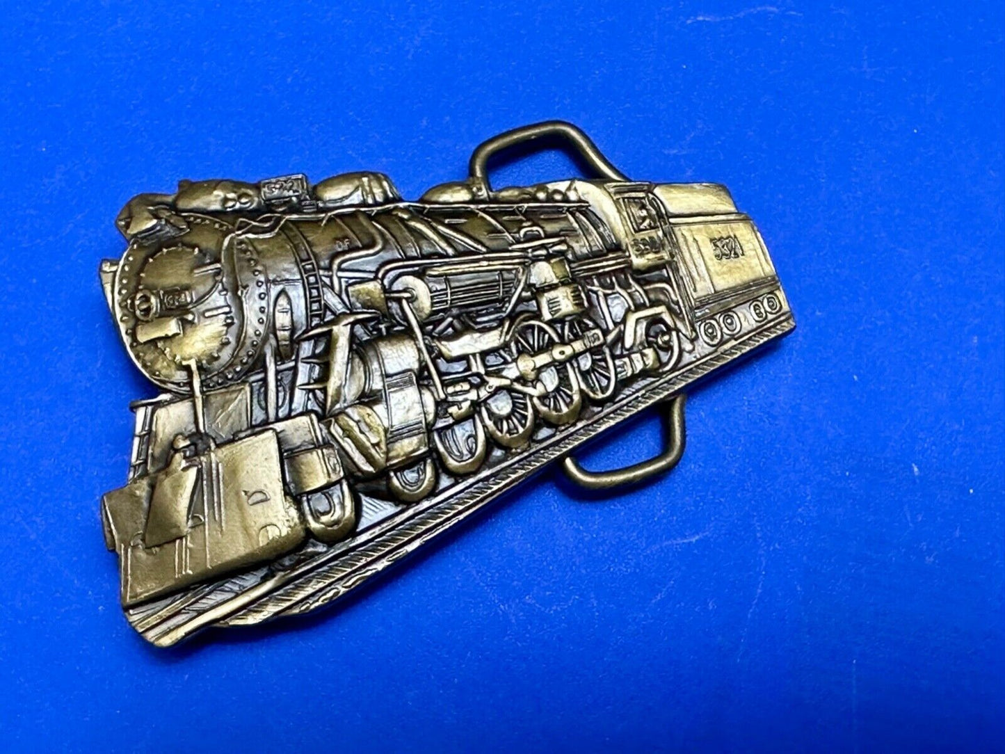 Beautiful Steam Locomotive Engine figural solid brass collectors belt buckle