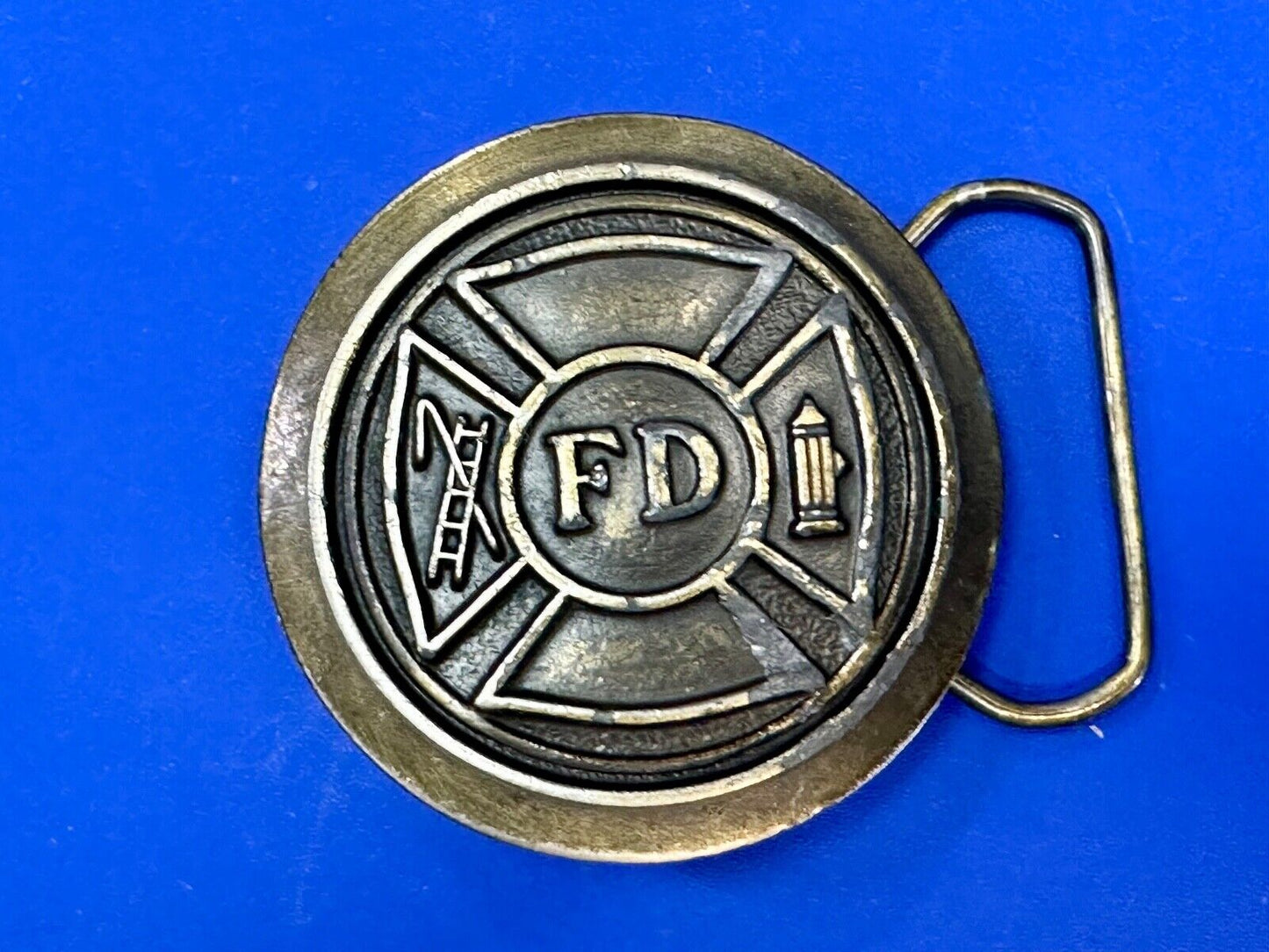 Vintage 1977 Fire Department FD Hook & Ladder Emblem belt buckle