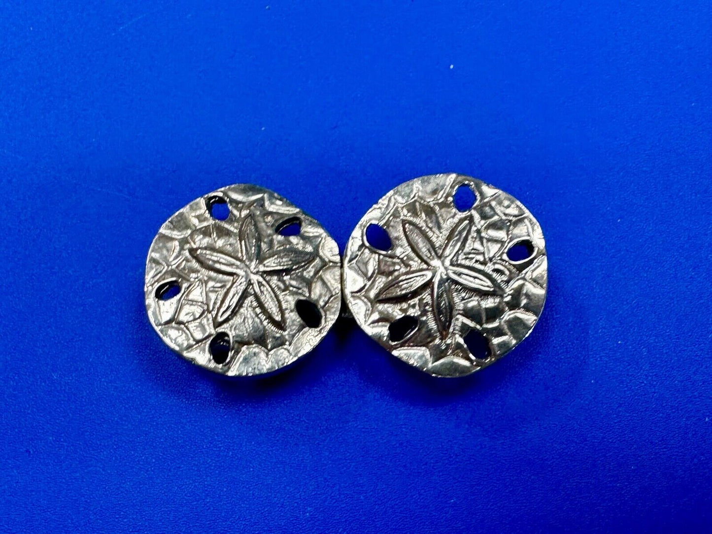2" Sand Dollars - Vintage Two-piece interlocking gold tone belt buckle