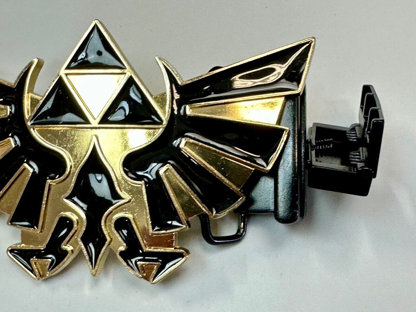 THE LEGEND OF ZELDA Black and Gold Triforce 2015 Nintendo gamers BELT BUCKLE