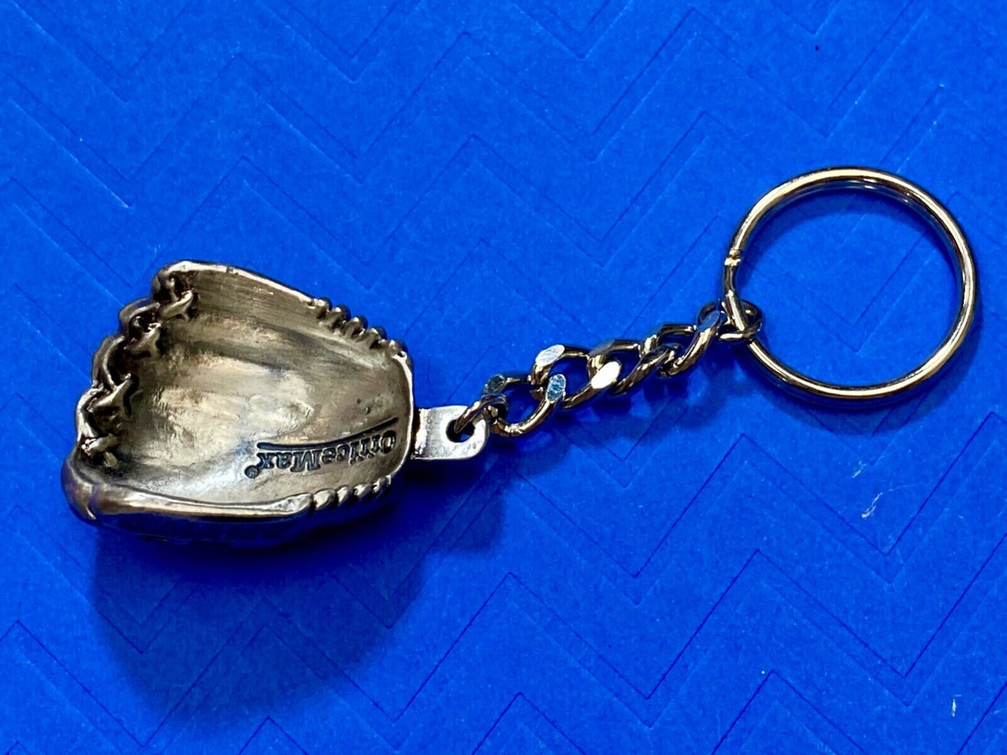 Arizona Diamondback baseball figural catching Mitt Keychain - Key Ring Chain