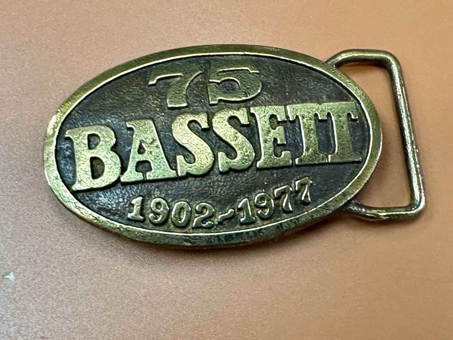 Vintage 75 BASSETT Furniture 1902 - 1977 solid brass belt buckle