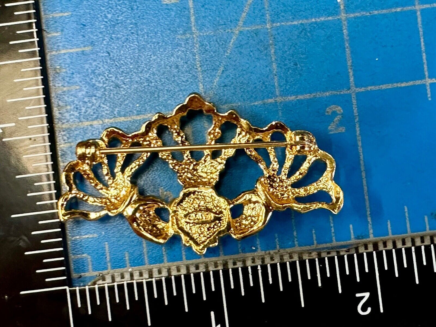 Vintage Avon Goldtone Brooch Pin Claddagh Hands Heart Crown Pearl Heart Bead