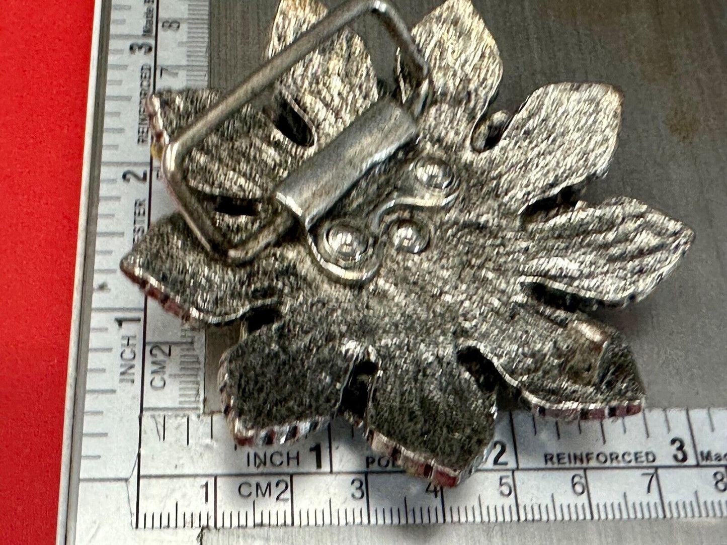 Beautiful rhinestone accented star shaped ornate belt buckle - missing stone