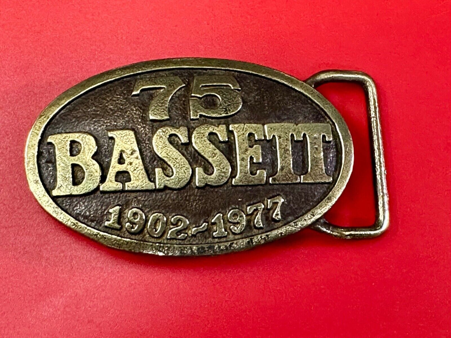 Vintage 75 BASSETT Furniture 1902 - 1977 solid brass belt buckle