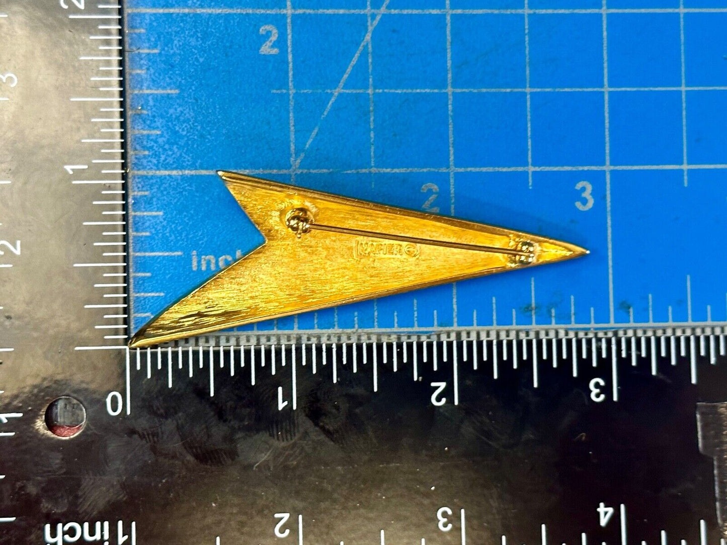 Art Deco Style 3" wide Arrow Napier signed vintage gold tone brooch pin