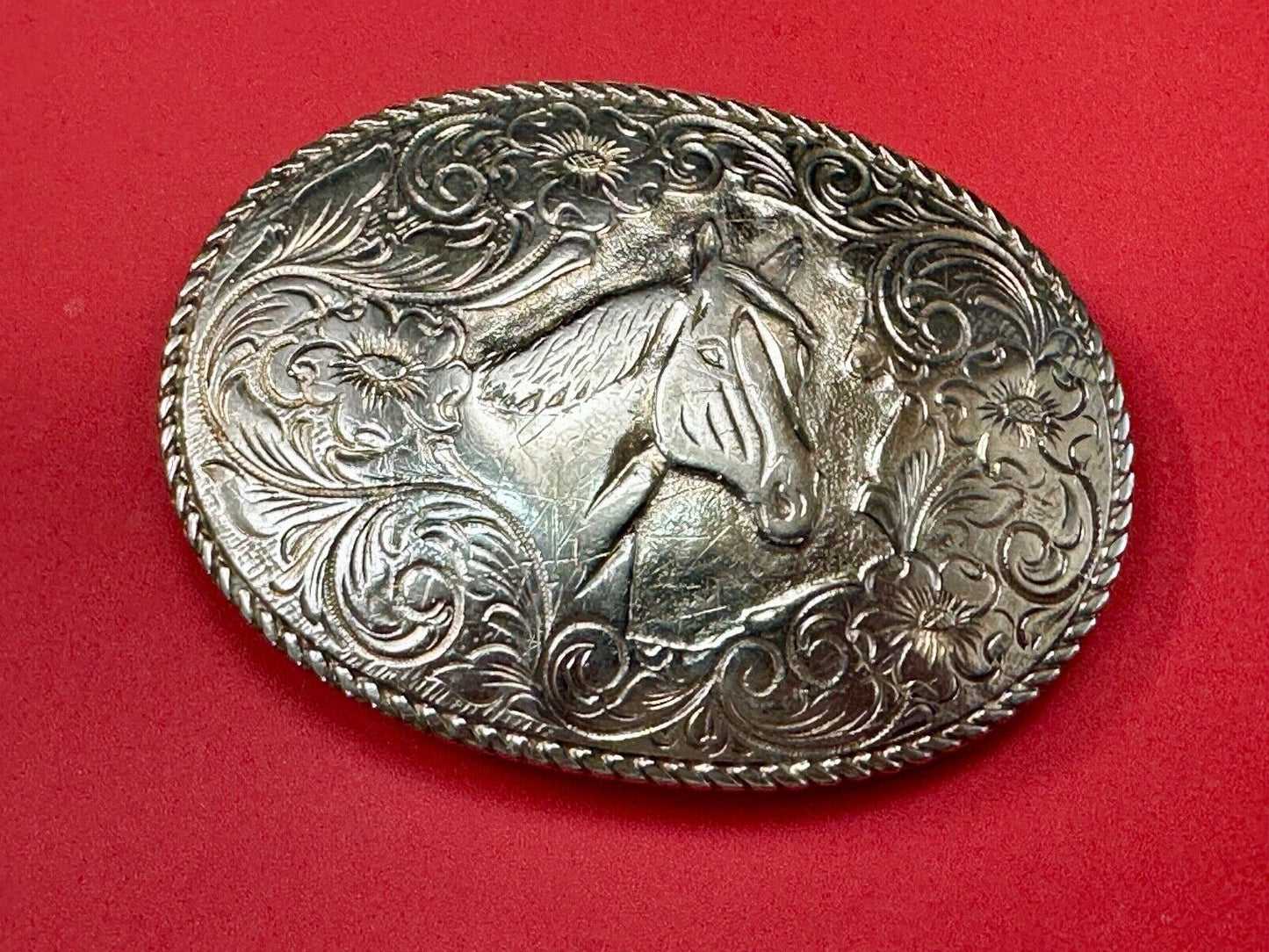 Beautiful large ornate HORSE BUST HEAD on engraved flower swirl belt buckle