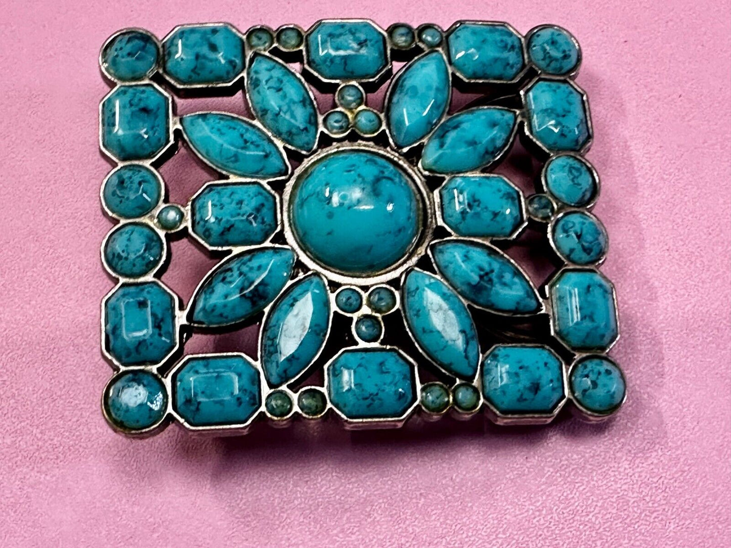 Beautiful Faux Flower Turquoise Stone Covered Hippie Vibe Western Belt Buckle