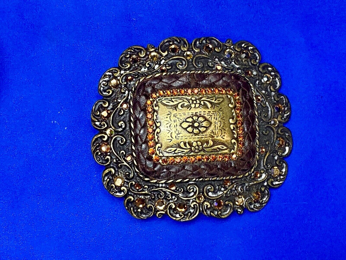 Beautiful leather & rhinestone accented Mesh center India inspired belt buckle