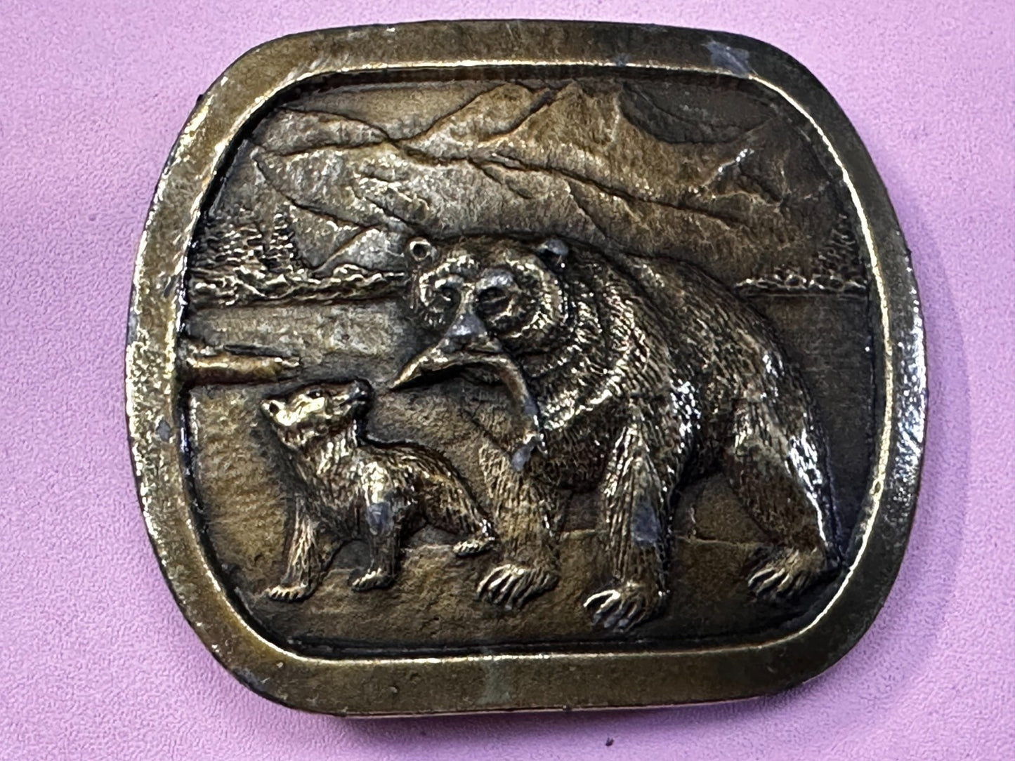Bear with Cub Learn to Hunt Fish Mountain Scene 1976 Indiana Metal Belt Buckle