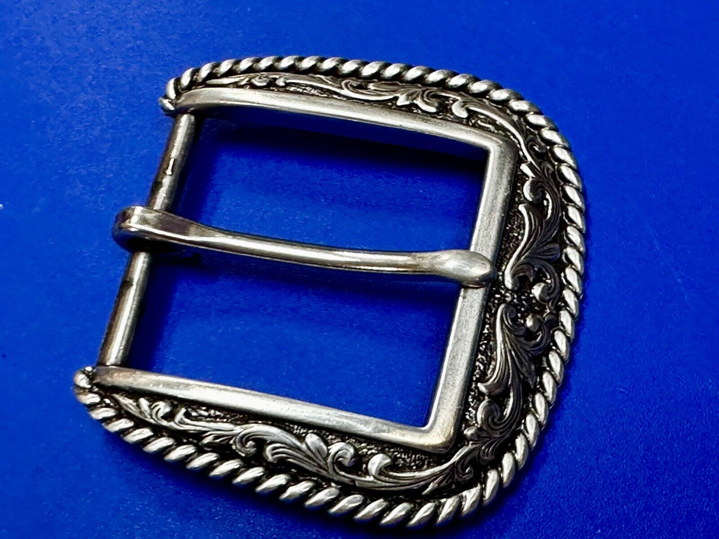 Ariat 2007 Ranger Style Detailed Flower Swirl - Rope Outlined Belt Buckle
