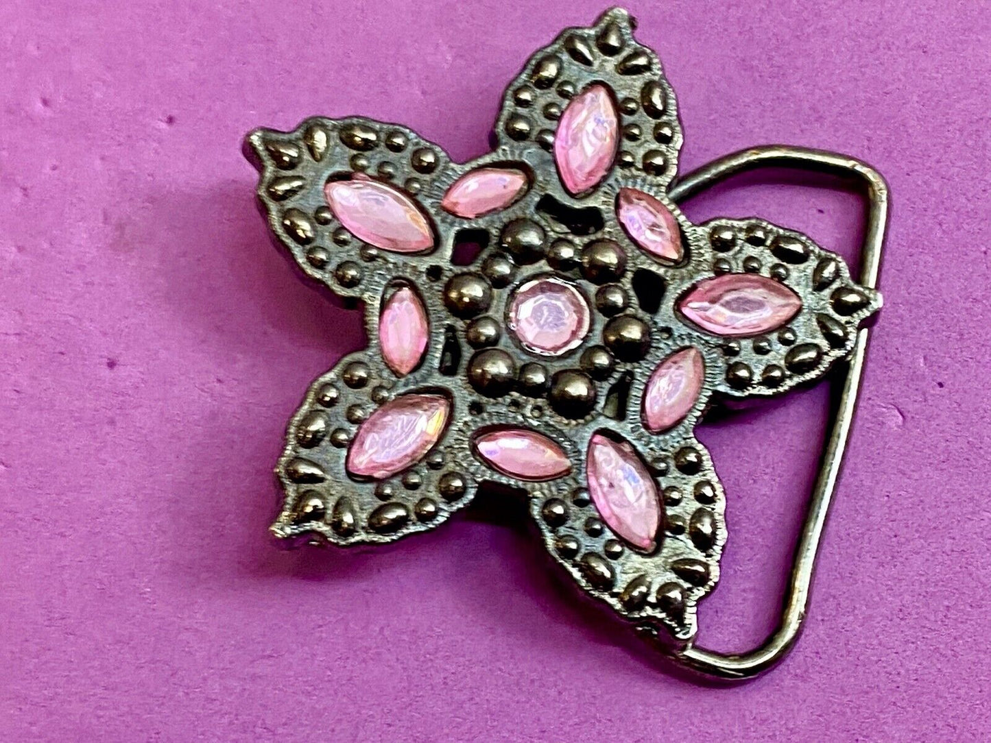 Beautiful star Vintage Cut - Out Multiple rhinestone belt buckle
