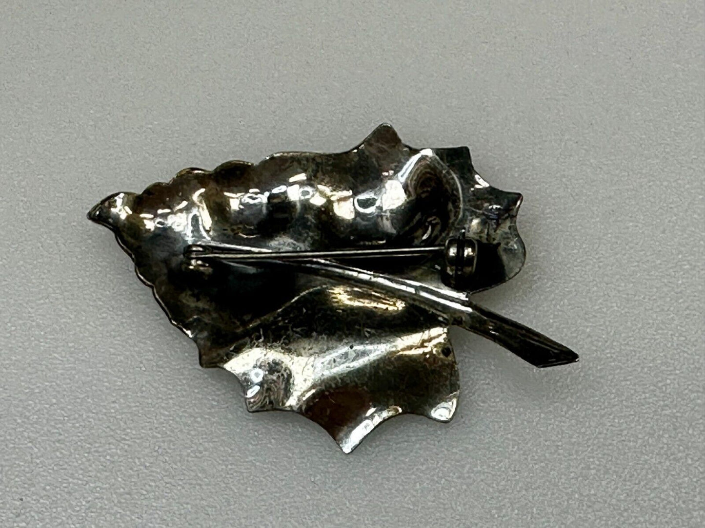 2" Autumn Fall Curvy Leaf Figure Sterling Silver Brooch Pin