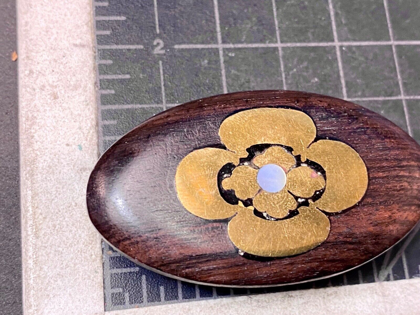 Vintage 1980 inlaid wood flower artisan - solid brass QUALITY belt buckle