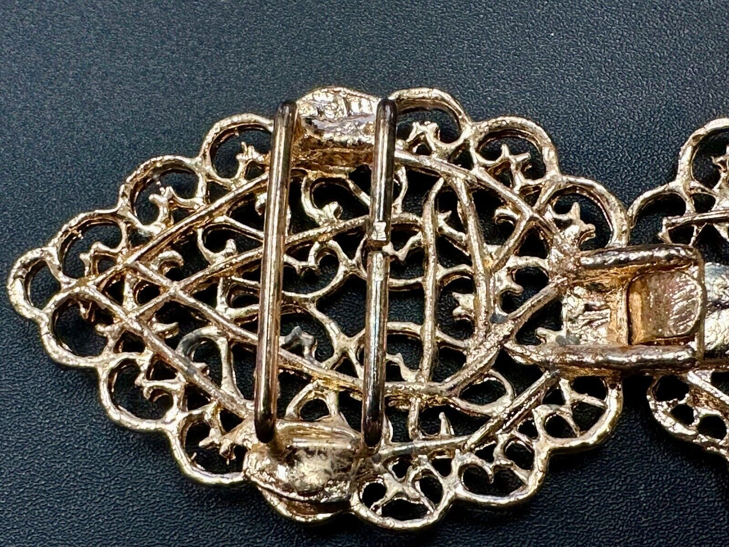 2 Pc interlocking Ribbon Filigree Open Cut-Out Gold Tone Small Belt Buckle