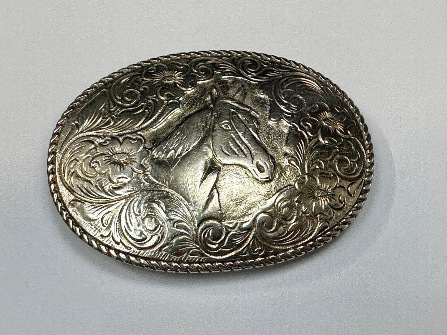 Beautiful large ornate HORSE BUST HEAD on engraved flower swirl belt buckle