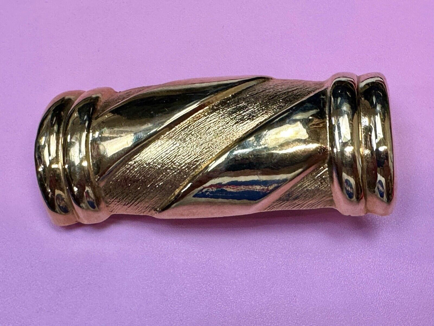 Vintage Apple accessories of NY gold tone tube shape belt buckle