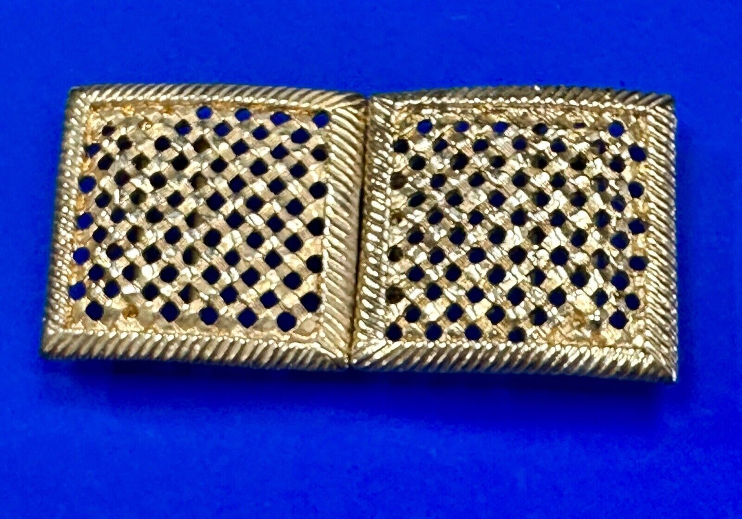 Basket Weave Pattern Vintage Two-piece interlocking gold tone belt buckle