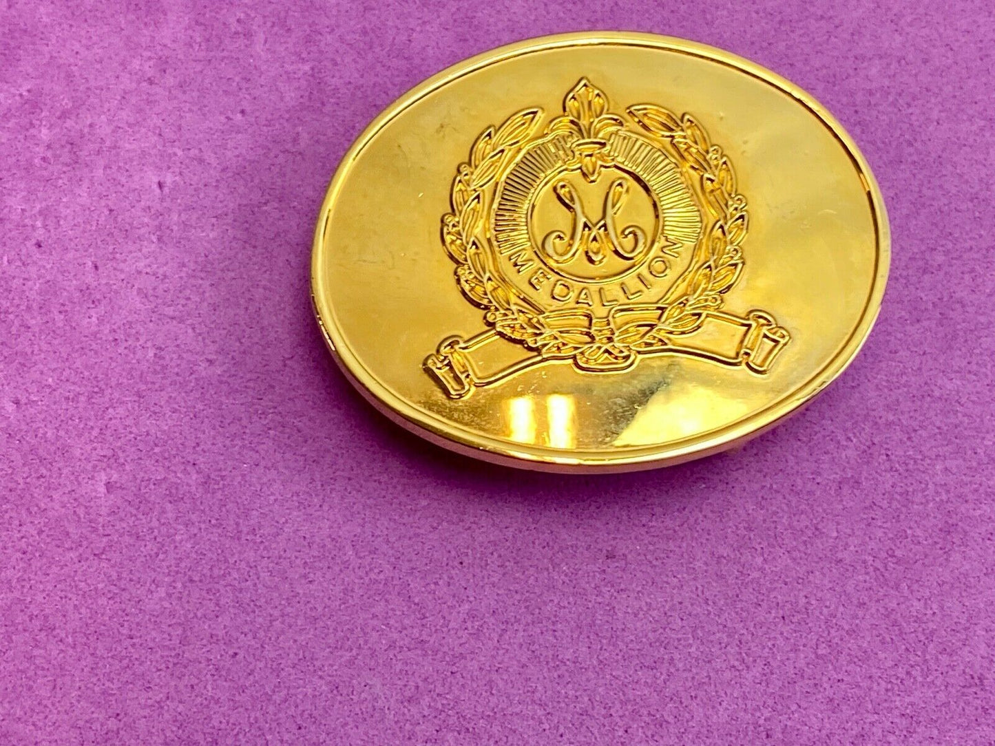 Vintage gold tone Medallion ribbon small 2" belt buckle