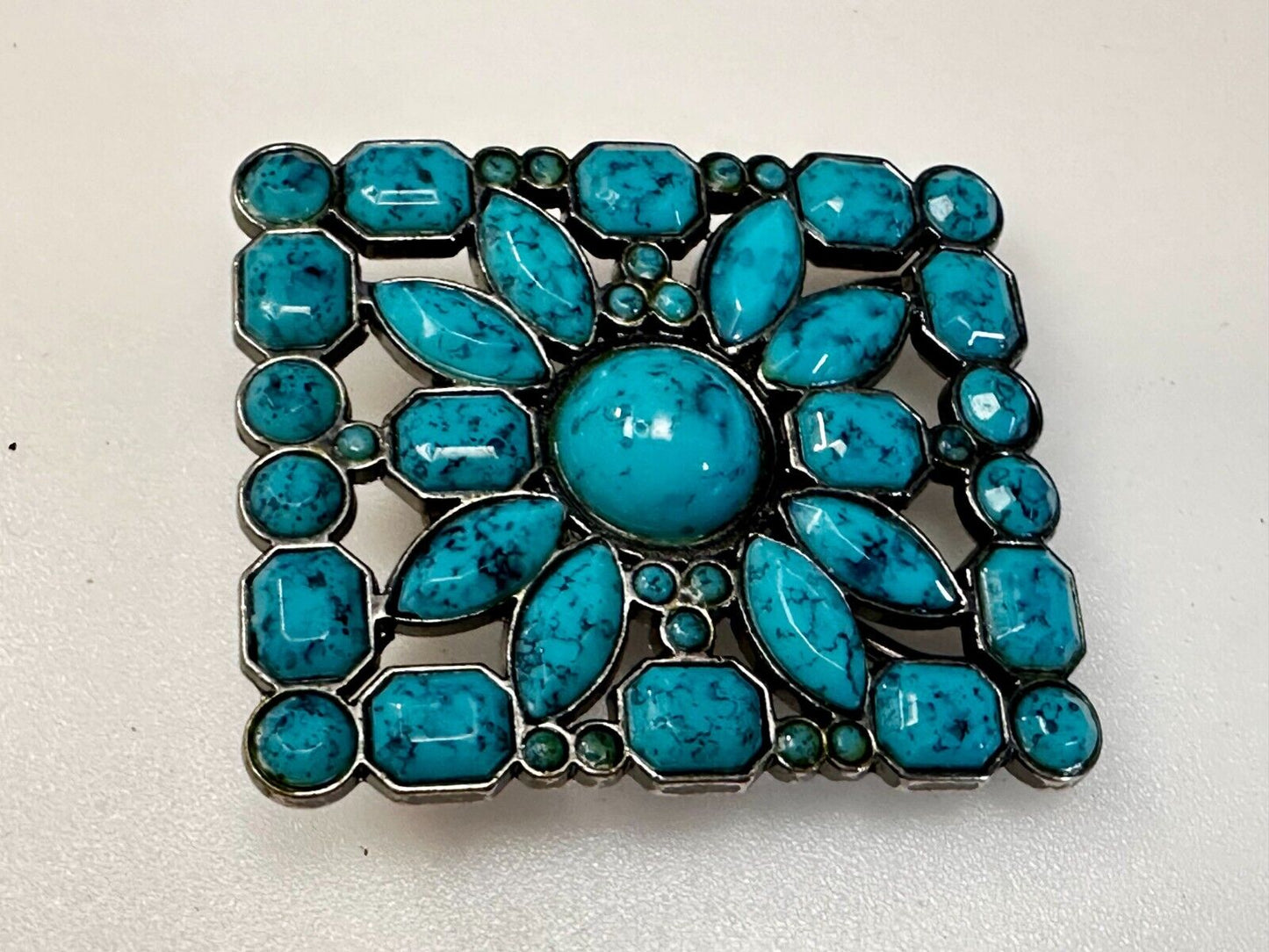 Beautiful Faux Flower Turquoise Stone Covered Hippie Vibe Western Belt Buckle