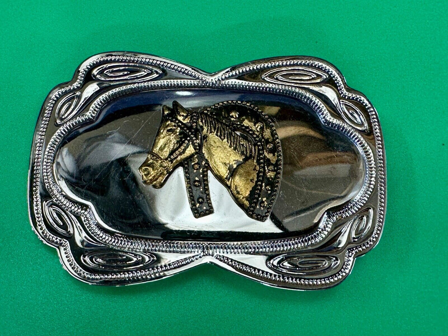 Beautiful Horse head / lucky horseshoe - two tone reflective belt buckle