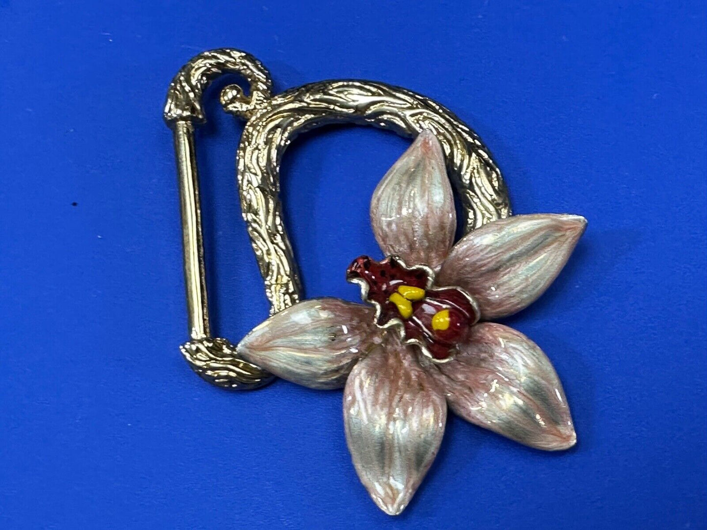 Beautiful flower cutout jeweled brushed enamel cutout belt buckle