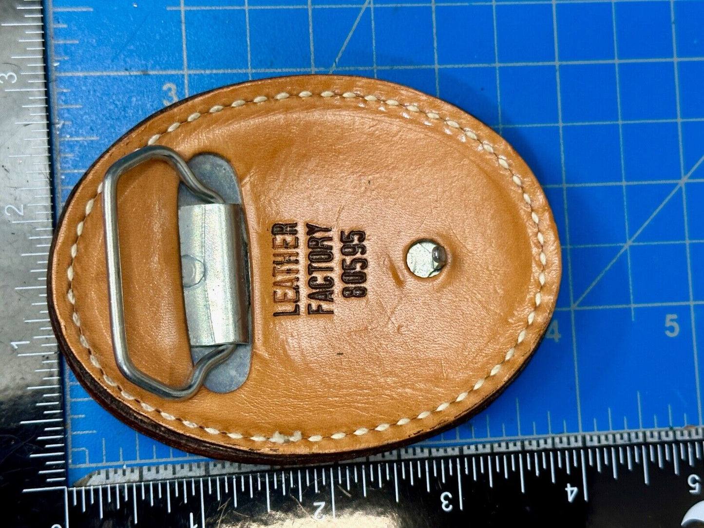 Beautiful Leather Factors Western oval mixed color / tooled Belt Buckle