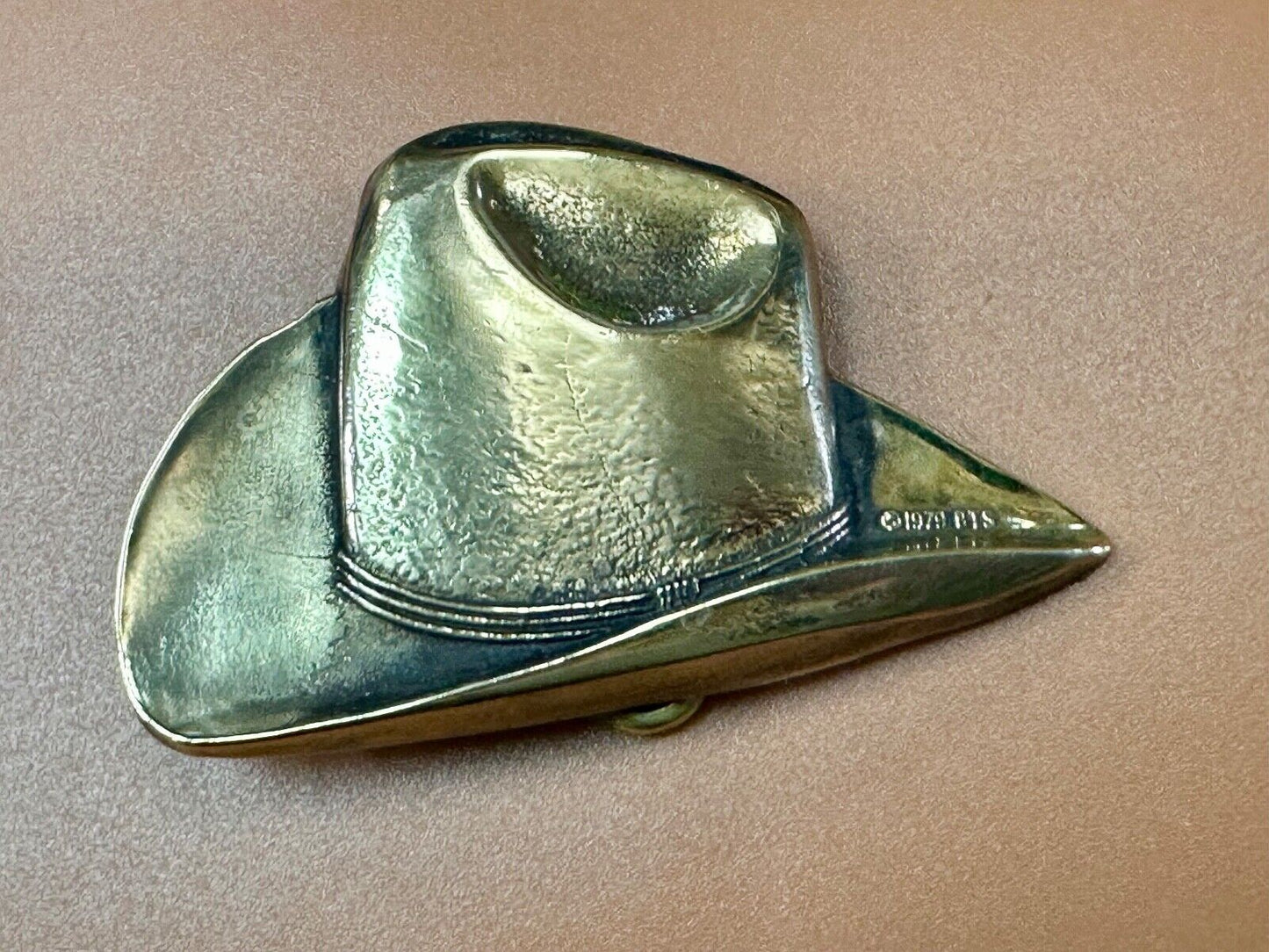 1978 BTS Cowboy Hat Figural Western Rodeo Vintage Cowboy Wearz belt buckle