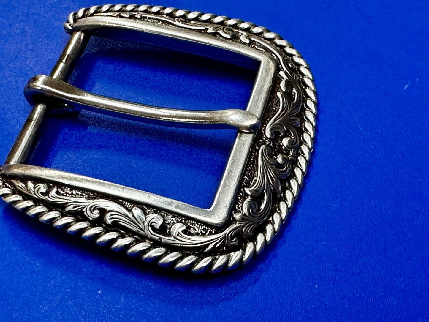 Ariat 2007 Ranger Style Detailed Flower Swirl - Rope Outlined Belt Buckle