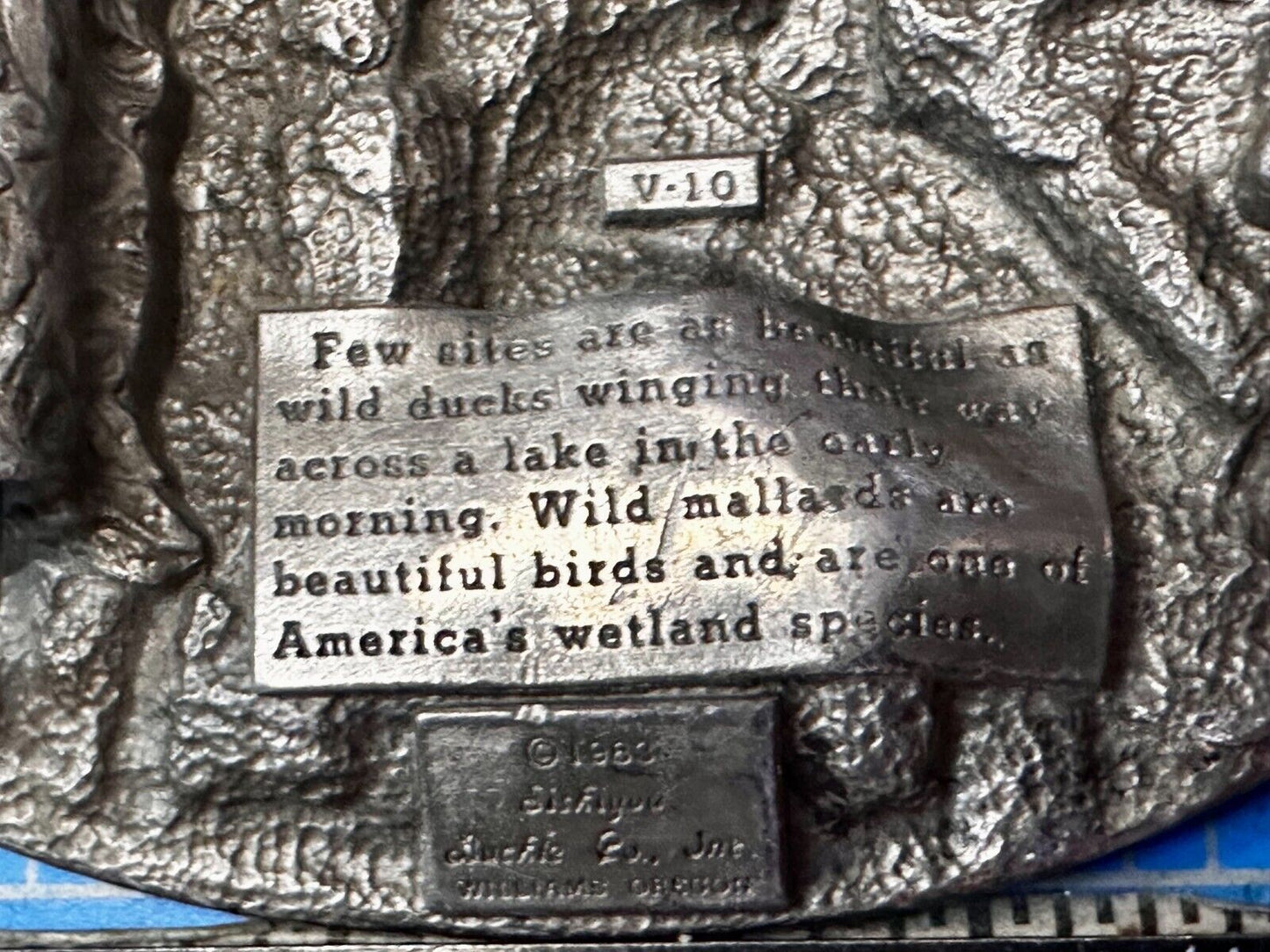 American Wild Mallards Ducks Flying Over the Lake VTG 1983 Belt Buckle Siskiyou