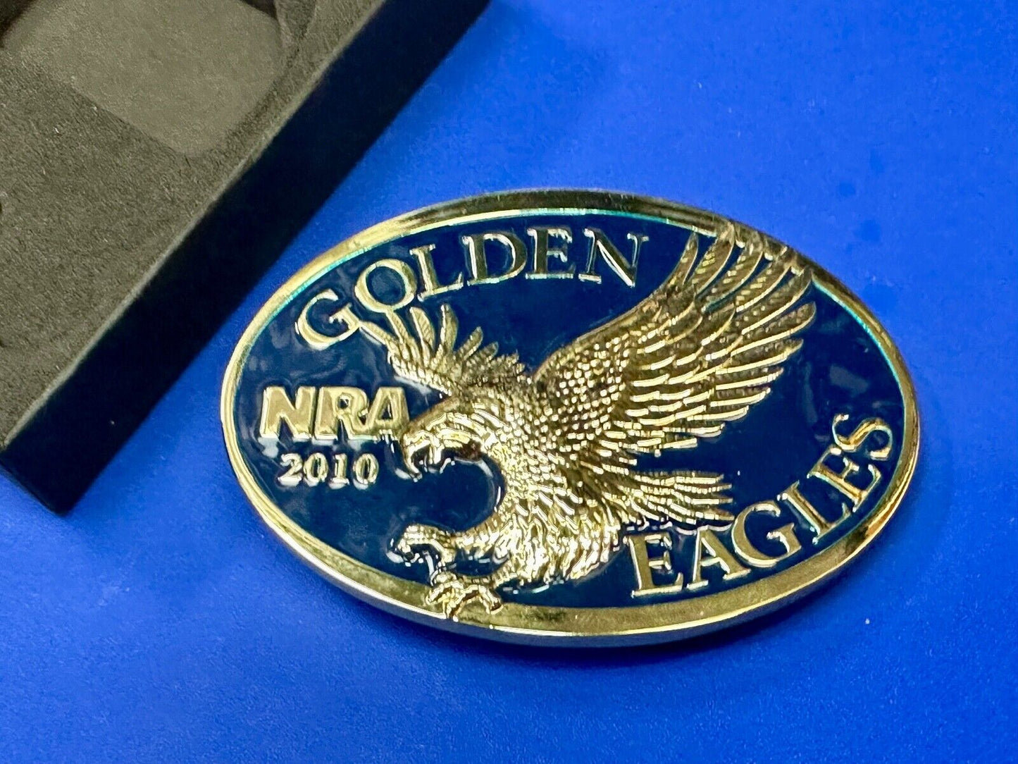2010 NRA National Rifle Association Golden Eagle blue ribbon belt buckle in box