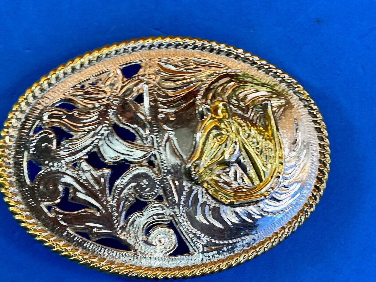 B22 See Through Two Tone Belt Buckle Featuring Horse Bust Head Flower Swirl
