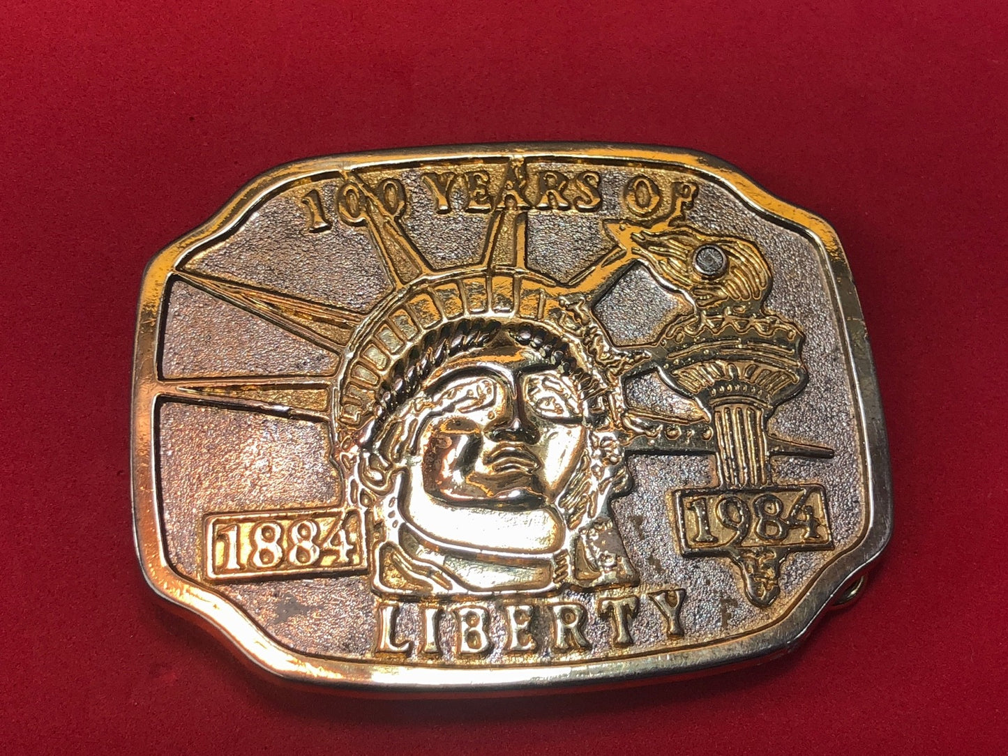 BELT BUCKLE, 100 YEARS OF LIBERTY 1886-1986. God bless America!