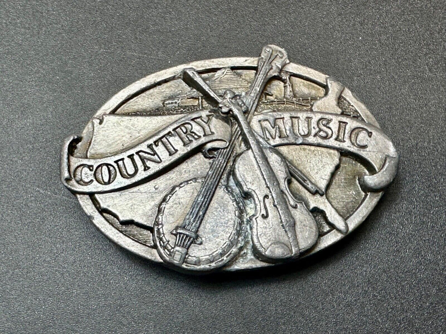 1984 Country Music - Guitar & Banjo pickers Vintage Siskiyou belt buckle E-29